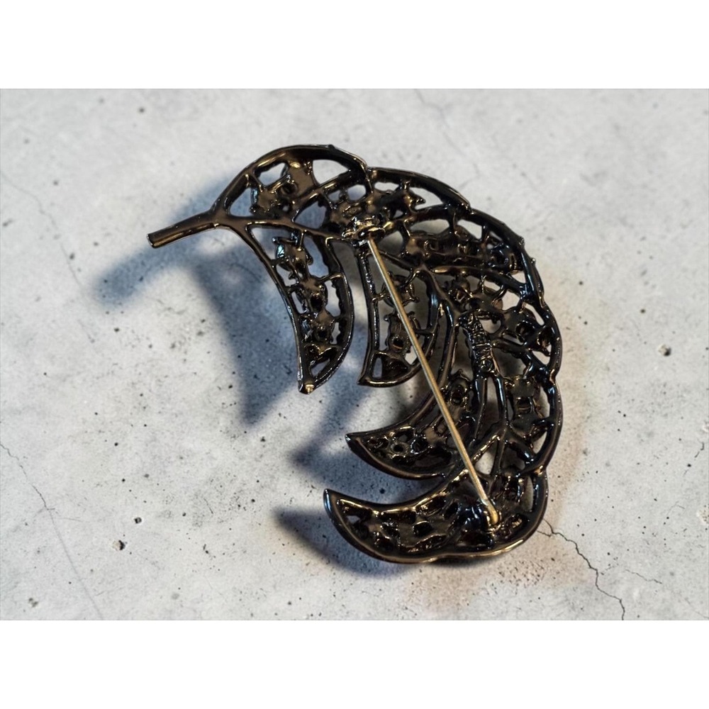 Vintage Style Black Crystal Leaf Brooch Gunmetal Plume Pin Goth Noir Jewelry - Picture 5 of 6